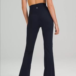 Lululemon Groove Super-High-Rise Flared Pant Nulu